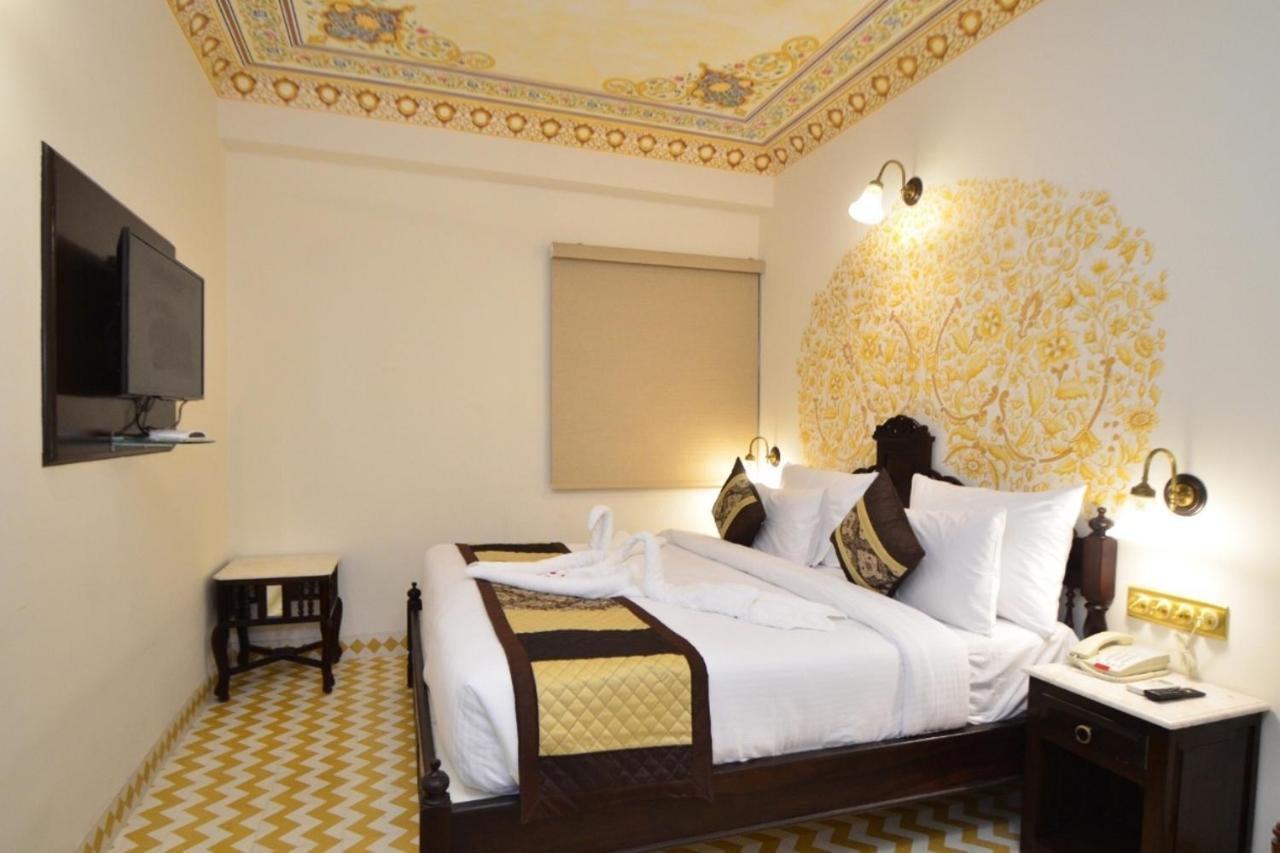 Nirbana Palace - A Heritage Hotel And Spa Jaipur Extérieur photo