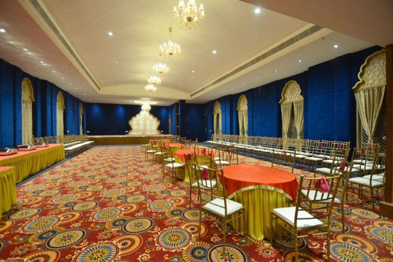 Nirbana Palace - A Heritage Hotel And Spa Jaipur Extérieur photo
