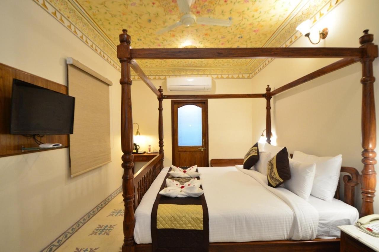Nirbana Palace - A Heritage Hotel And Spa Jaipur Extérieur photo