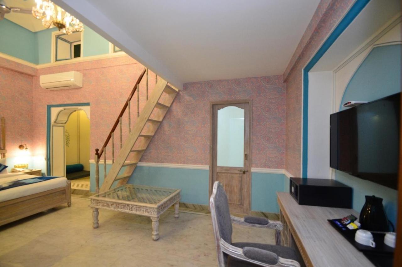 Nirbana Palace - A Heritage Hotel And Spa Jaipur Extérieur photo