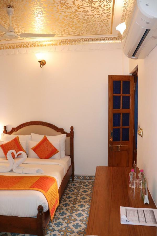 Nirbana Palace - A Heritage Hotel And Spa Jaipur Extérieur photo