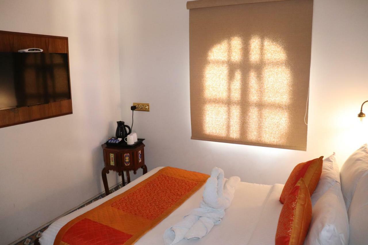 Nirbana Palace - A Heritage Hotel And Spa Jaipur Extérieur photo