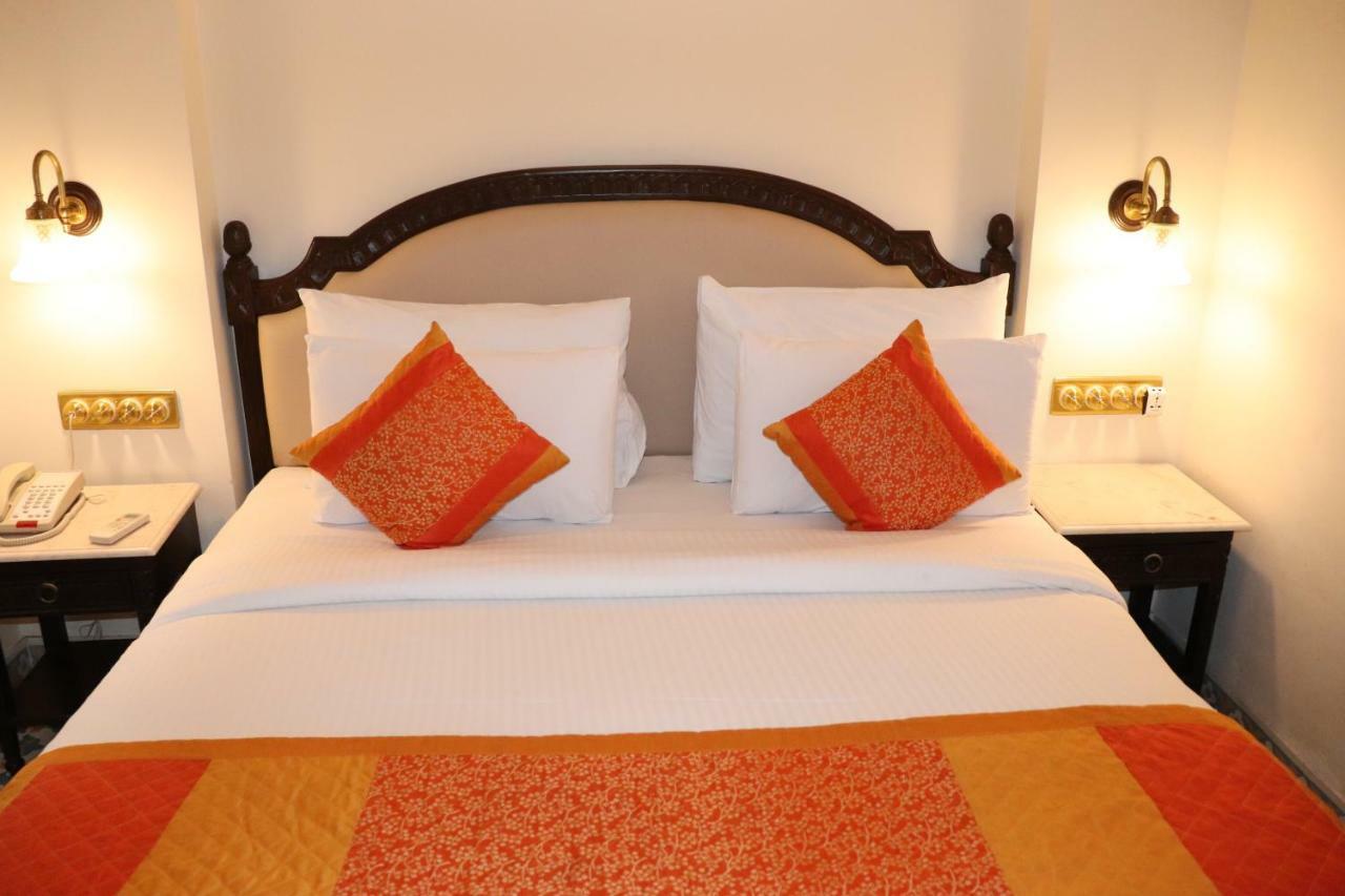 Nirbana Palace - A Heritage Hotel And Spa Jaipur Extérieur photo