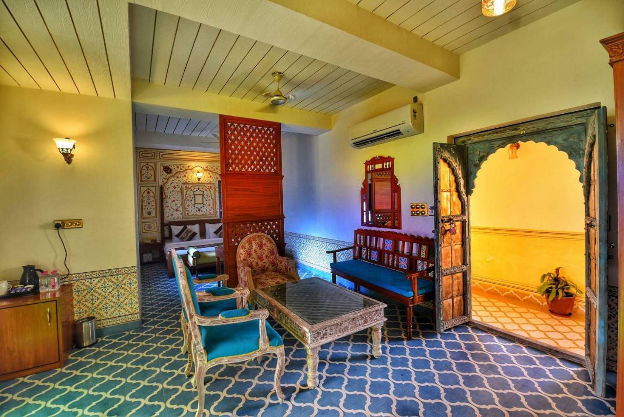 Nirbana Palace - A Heritage Hotel And Spa Jaipur Extérieur photo