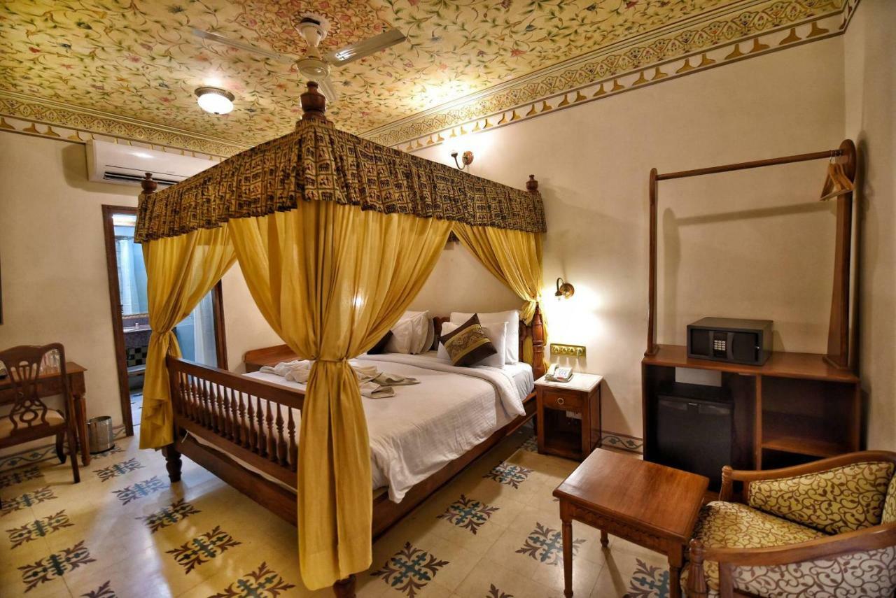 Nirbana Palace - A Heritage Hotel And Spa Jaipur Extérieur photo