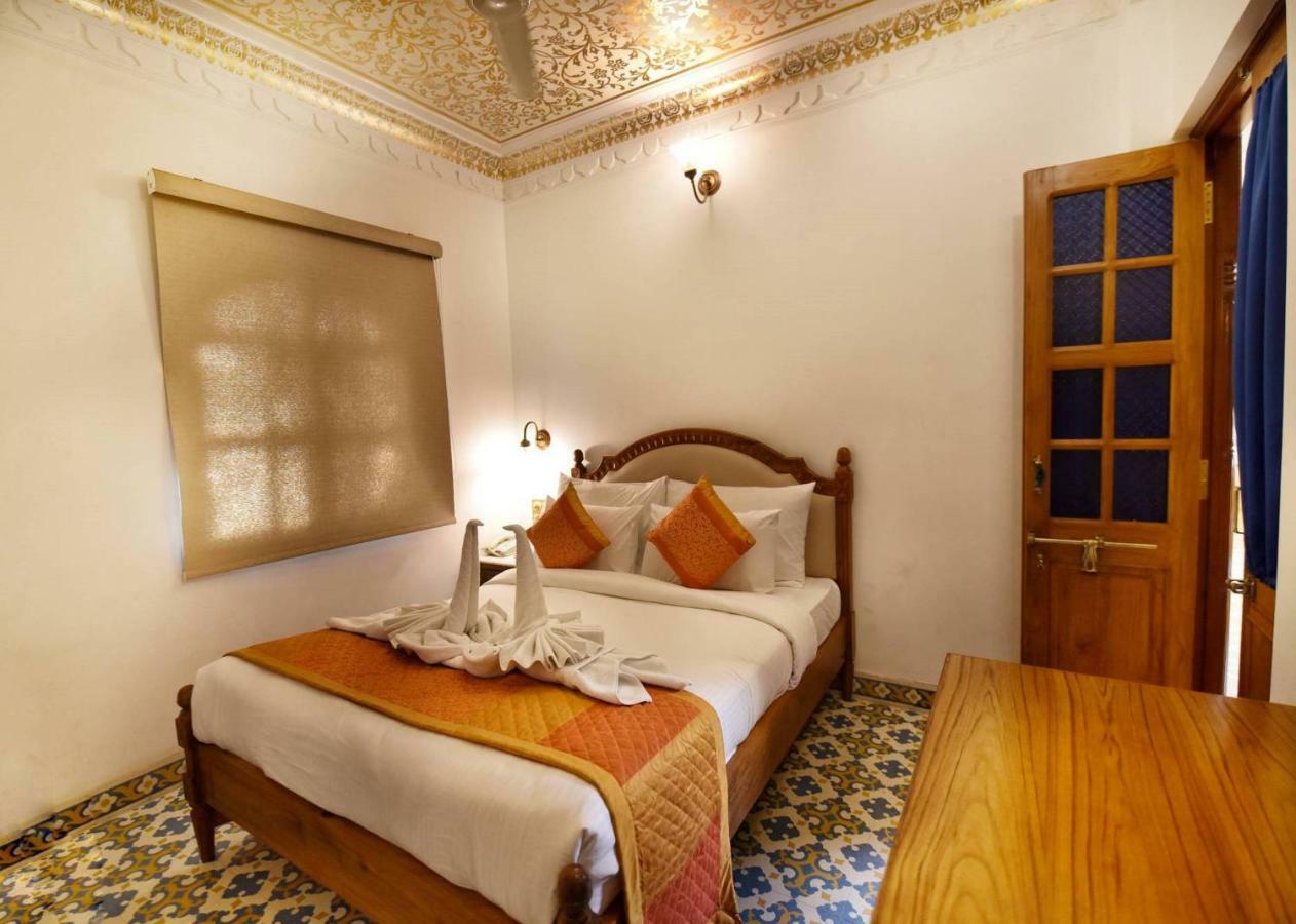 Nirbana Palace - A Heritage Hotel And Spa Jaipur Extérieur photo