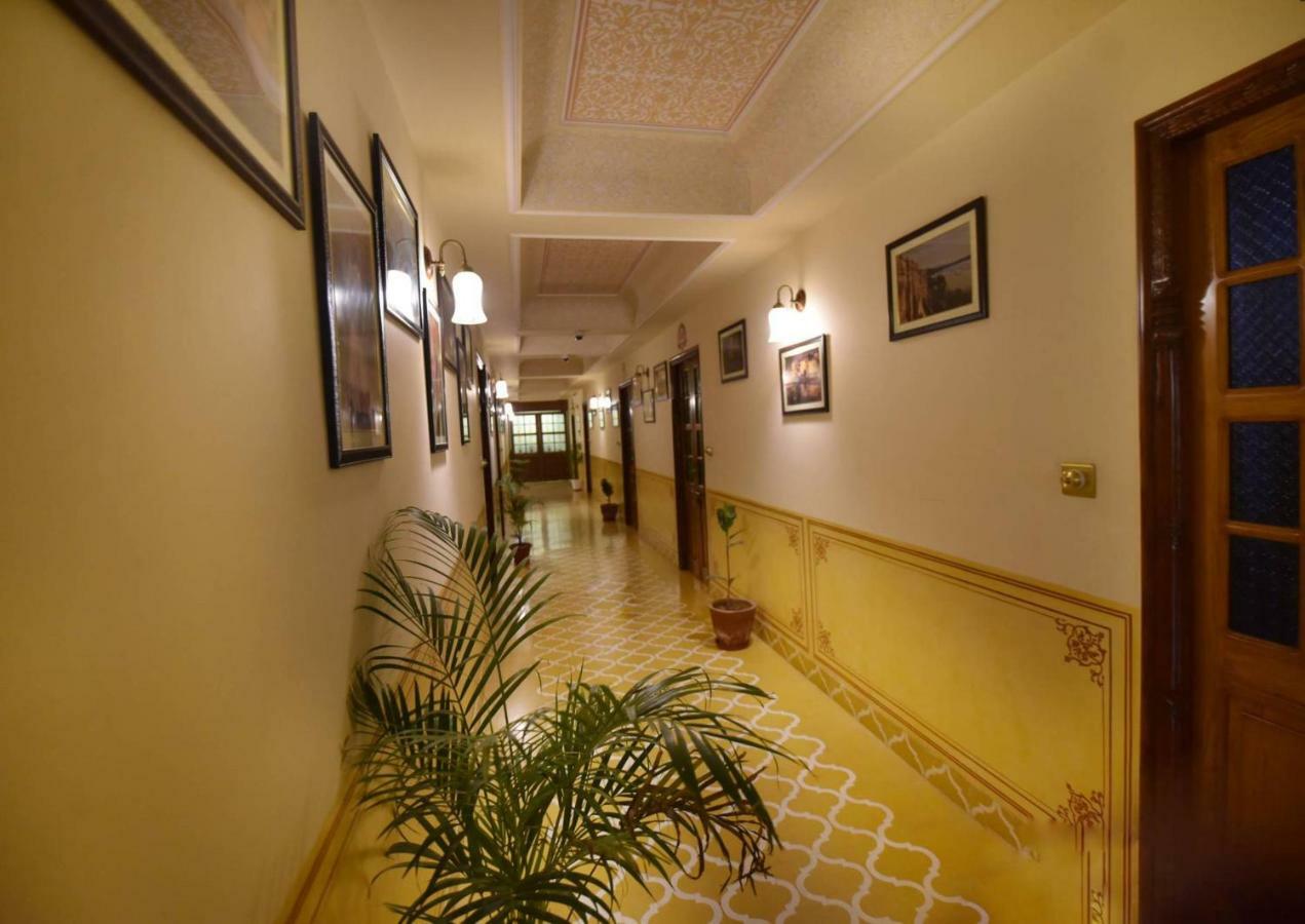 Nirbana Palace - A Heritage Hotel And Spa Jaipur Extérieur photo